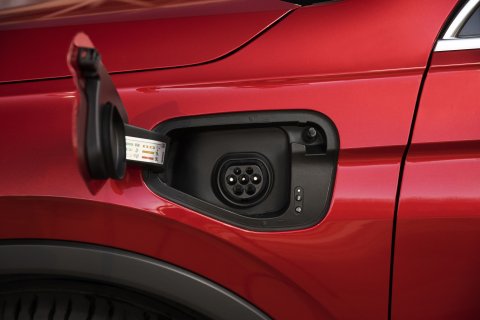 Rośnie popyt na samochody hybrydowe. Ekspert SEAT-a odpowiada na pytania kierowców - 2