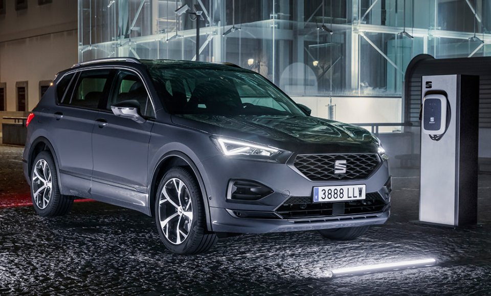 Rośnie popyt na samochody hybrydowe. Ekspert SEAT-a odpowiada na pytania kierowców